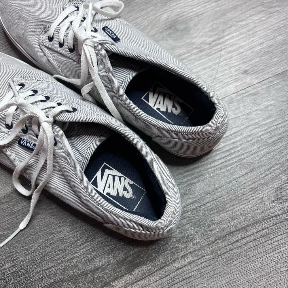 VANS Canvas Lace up Atwood Sneakers in Navy White Pinstripe SZ 8.5